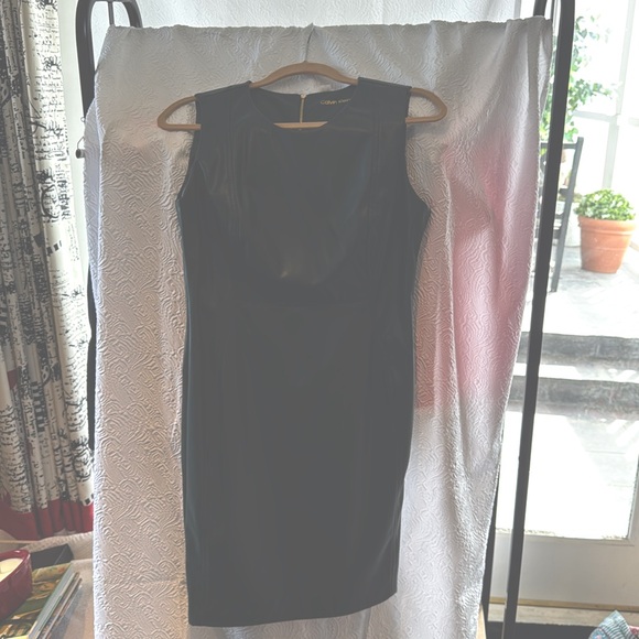 Calvin Klein hunter green dress faux leather. gold zipper in back - Picture 4 of 7